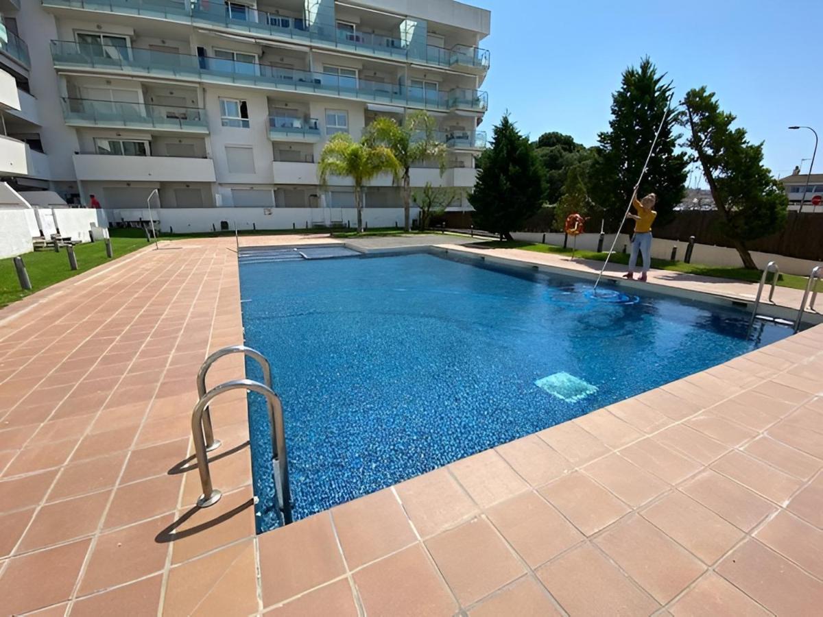 Superbe Appartement Renove, Residence Avec Piscine Roses Luaran gambar